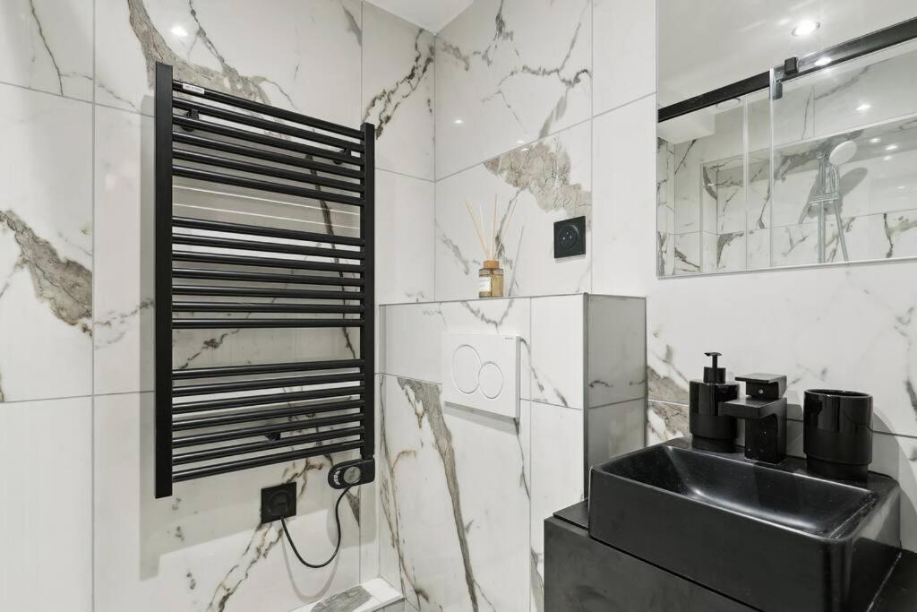 Ferienwohnung Duplex Parisien Pres Du Louvre Exterior foto