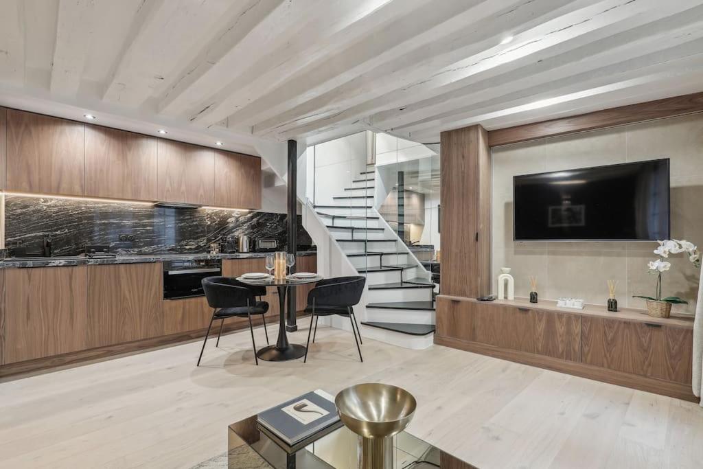 Ferienwohnung Duplex Parisien Pres Du Louvre Exterior foto